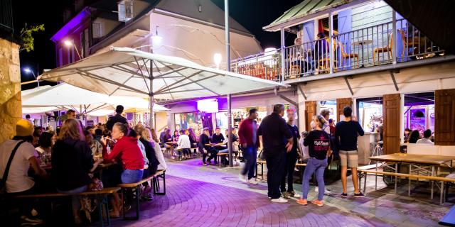 top 10 des bars a saint denis le cafe edouard irttravels gallery 640x320 crop 1607605080